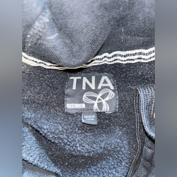 Black and magenta tna hoodie - Picture 2 of 2